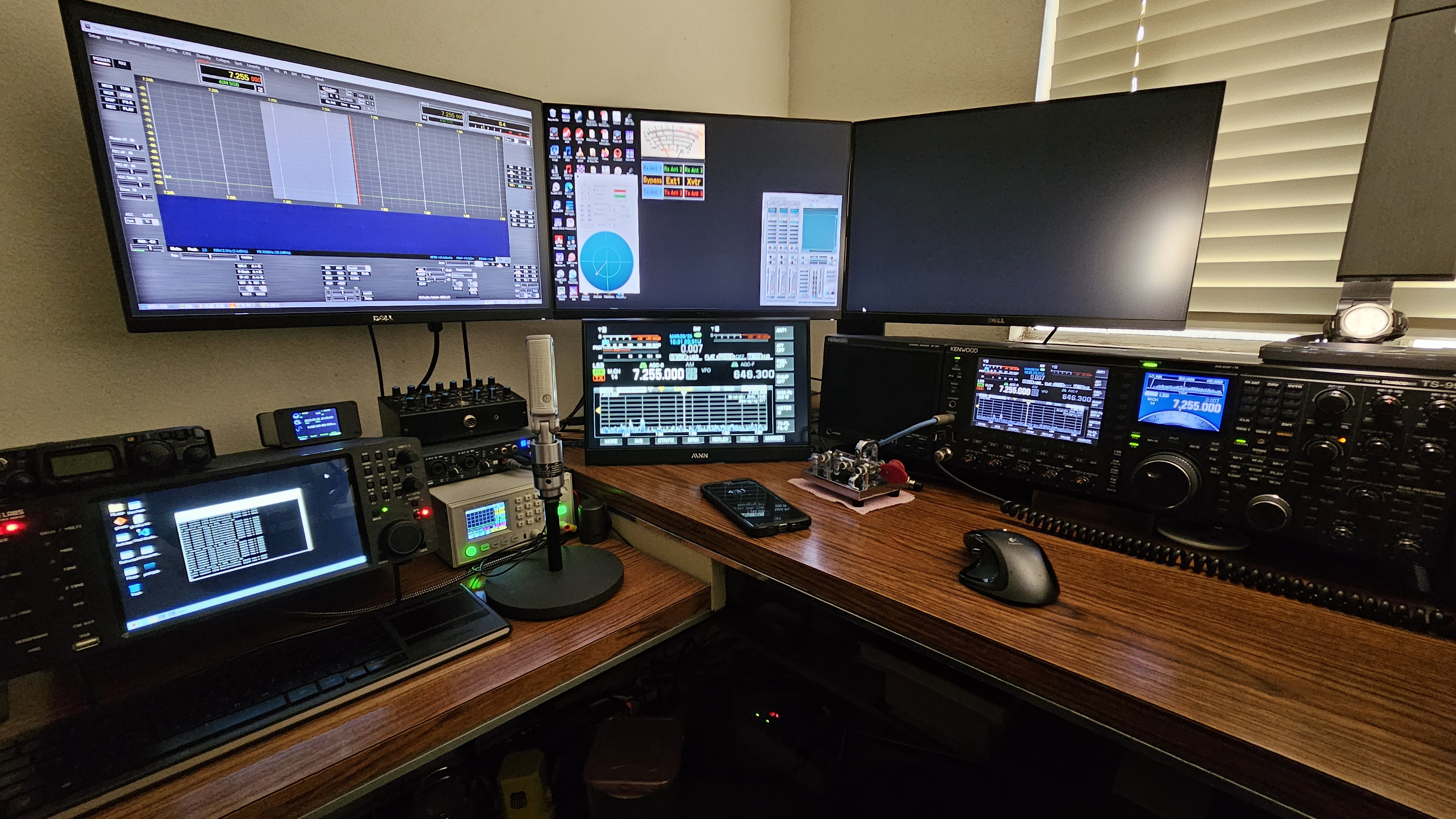 My Ham Radio Shack